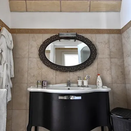 فيلة Panagias Tis Loreto *